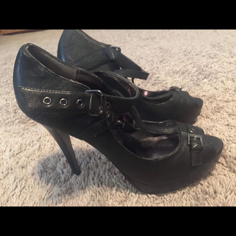 Charles by Charles David black pumps size 9.5